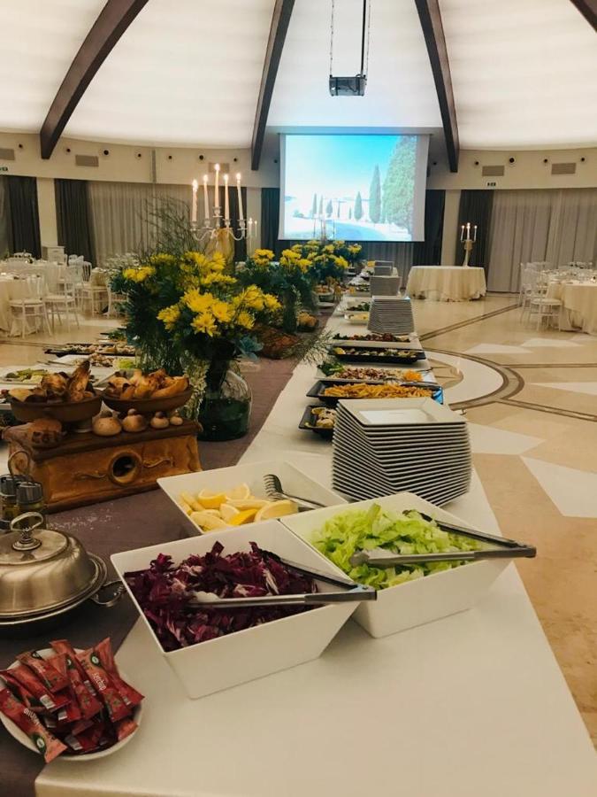 Sunshine Club Centro Benessere Hotel 4*